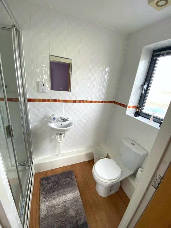 Lovely 2-Bedrooms Apartment Step To The Beach Swansea Luaran gambar