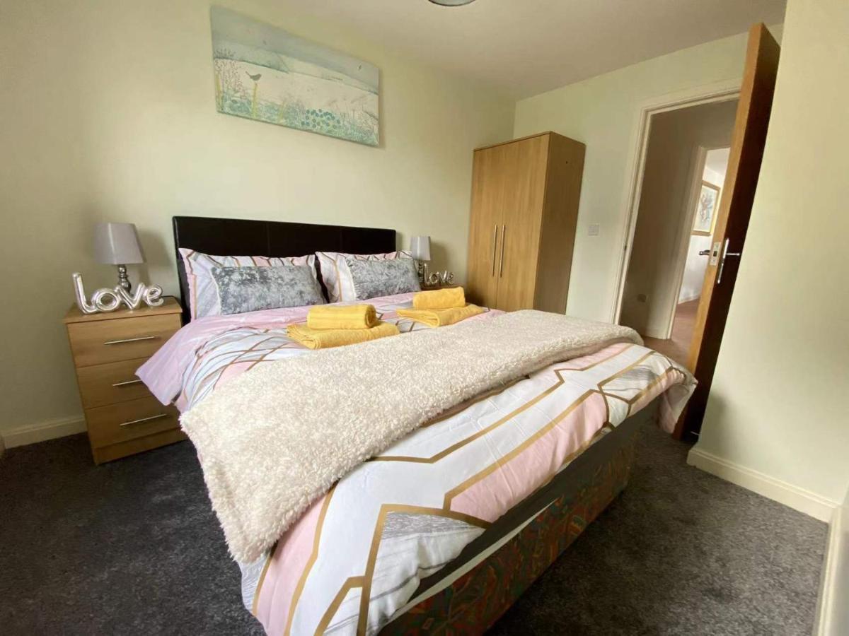 Lovely 2-Bedrooms Apartment Step To The Beach Swansea Luaran gambar