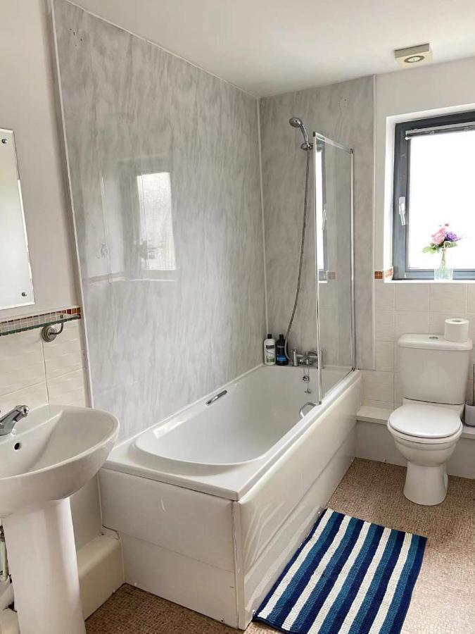 Lovely 2-Bedrooms Apartment Step To The Beach Swansea Luaran gambar