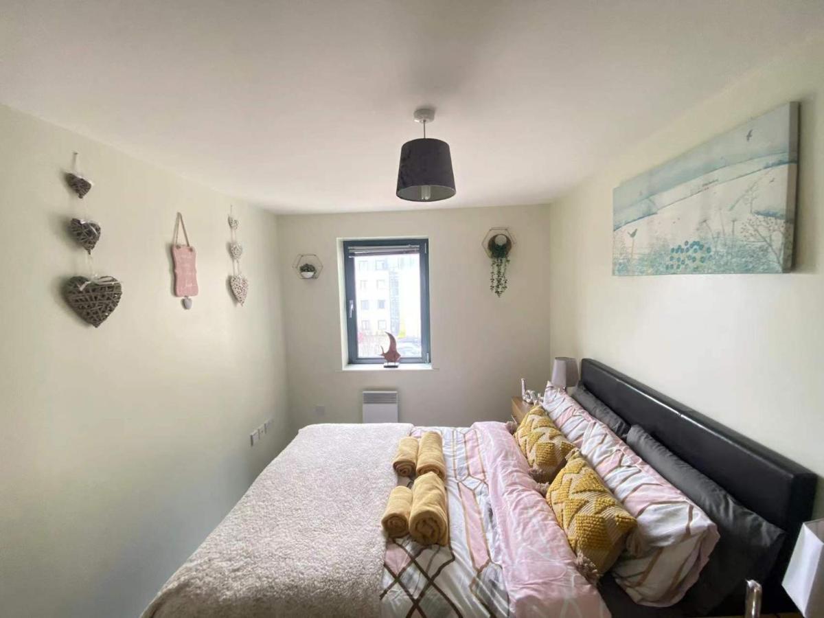 Lovely 2-Bedrooms Apartment Step To The Beach Swansea Luaran gambar