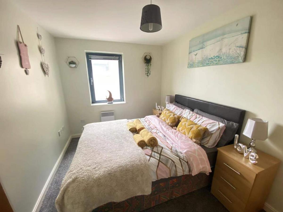 Lovely 2-Bedrooms Apartment Step To The Beach Swansea Luaran gambar